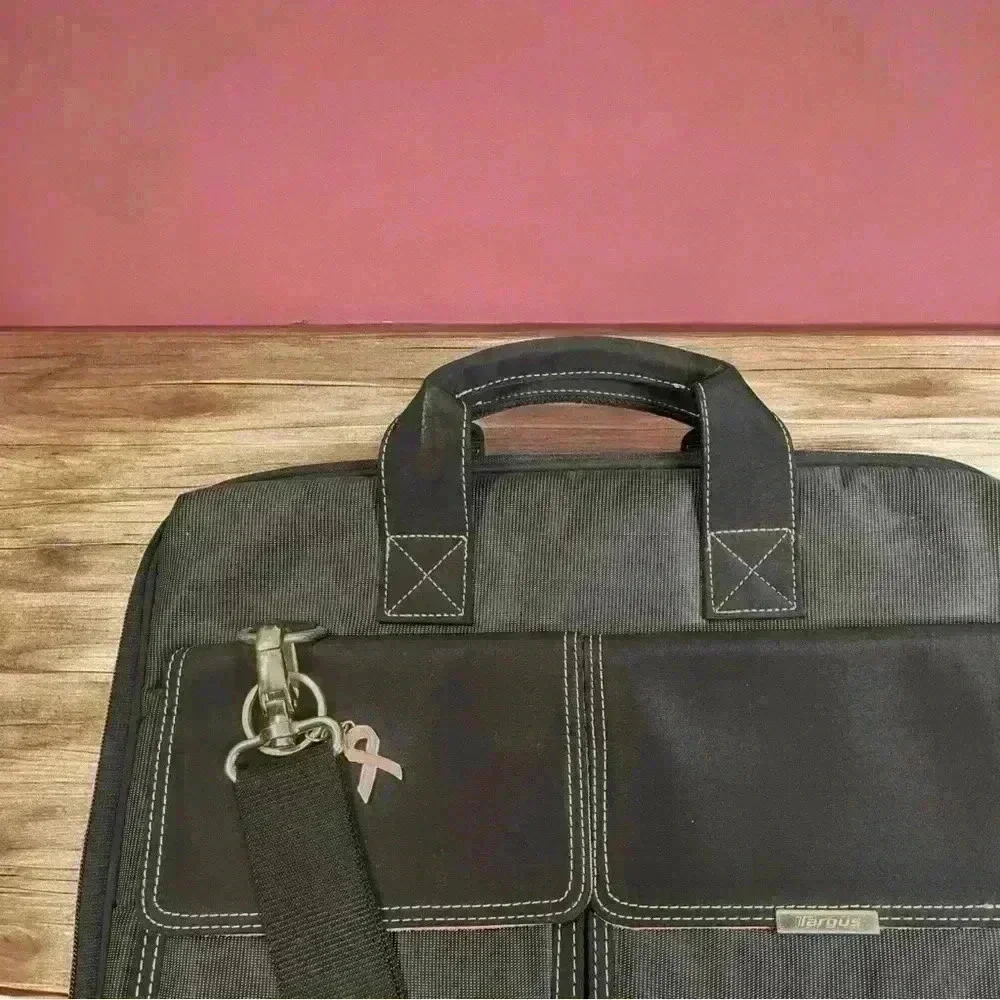 Targus Laptop Case Women’s Black Pink Breast Cancer Awareness Messenger Bag